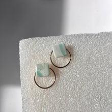 stud with circle backing