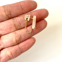 iridescent stud with chain